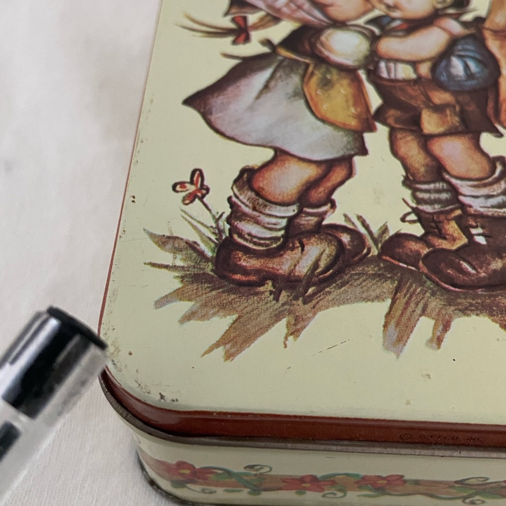 Vintage  70’s  Hummel First Kiss Stationery Box collectible graphic Tin 1970s - Picture 11 of 12